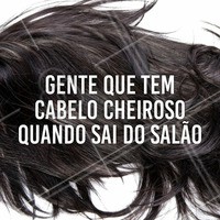 Lavar o cabelo no salão de beleza é outro nível, o cabelo sai lindo e cheiroso!
#PraCegoVer: Fundo branco com cabelo longo escuro no meio e com a seguinte frase "Gente que tem cabelo cheiroso quando sai do salão"