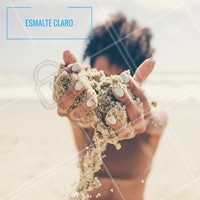 Esmalte claro é perfeito para qualquer ocasião!