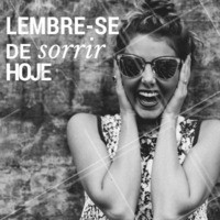Aproveite essa sexta-feira para distribuir sorrisos por aí e quem sabe alegrar o dia de alguém! #Sorriso #Alegria #Beleza