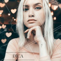 O delineador é um dos itens mais queridinhos de quem ama maquiagem, mas às vezes um delineado muito grosso pode passar a impressão de olhos pequenos. Invista nos traços fininhos para dar forma e ainda aumentar o olhar! #Delineador #Dica #Amo #Maquiagem