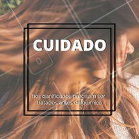 Antes de fazer a escova progressiva, é importante passar por uma avaliação com um profissional para que ele avalie se seus fios estão saudáveis e aguentam os danos causado pela química do procedimento. #Cabelo #Progressiva #Cuidados