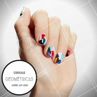Unhas coloridas e geométricas: eu quero! Agende já o seu horário. #NailArt #Ahazou #Unha #Manicure #AmoEsmalte #Esmalteria #AhazouDemais