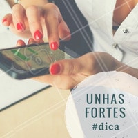 Bases fortalecidas com vitaminas são ótimas para evitar unhas quebradiças. Invista! #Unhas #Esmalteria #AmoEsmalte