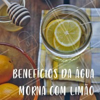 A prática de beber água morna com limão diariamente tem feito sucesso entre muitos famosos e adeptos da vida saudável! Olha só alguns dos benefícios: 1 - O limão é diurético e purificador. 2 - Melhora a imunidade e ajuda a proteger de doenças. 3 - Aumenta a energia e melhora o humor! 3 - Auxilia na perda de peso, pois é rico em em fibra pectina. 4 - Rico em vitamina C. 5 - Auxilia na digestão! Viu só quanta coisa boa? 🍋 #limao #detox #ahazou #aguamornacomlimao #saude