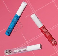 Que tal arrasar no carão e sair por aí cheia de atitude com a nova linha AVON Color Trend? Com cores ainda mais vibrantes, essa novidade chegou com tudo para você assumir sua beleza e ousar sem medo <3 Tem lápis para sobrancelhas que preenche e define, minibolsas pra levar onde você for, máscara pra deixar seu olhar ainda mais marcante e muito mais. Vem nessa tendência com a gente! #EAiTaPronta? #colortrend #ahazouavon #lápis #ahazou #maquiagem #makeup