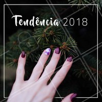 A Nail Art é uma das tendências de 2018, com um toque mais artístico e delicado. #unhas #ahazou #nailart #manicure #pedicure