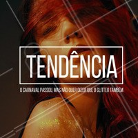 Glitter? Sim e sem medo. Essa tendência está super em alta, inspirada na década de 90 onde era bem utilizado, makes com um toque de brilho dão um destaque único para você arrasar. #tendências #ahazoumaquiagem #glitter #ahazou #maquiagem #makeup
