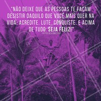 Sorrir faz bem pra alma. 💁 #sorrir #ahazou #frases #motivacional #sejafeliz #sorriso