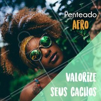 Quem tem cabelo afro pode usar e abusar dos lenços e turbantes na cabeça para dar aquele up no visual. Basta colocar o cabelo todo para o topo e prender, depois é só acrescentar o acessório de sua preferência! #afro #afrohair #penteadoafro #ahazou #dicas #cachos #cacheada