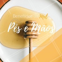 Você sabia que o mel pode salvar seus pés e suas mãos de rachaduras e ressecamentos? É simples. Misture mel a uma colher de chá de azeite de oliva ou de coco. Envolva a região com a mistura e enluve por 15 minutos. Depois enxague com água fria e desfrute de mãos e pés macios e saudáveis! #beneficiosdomel #ahazou #ahazoupodologia #mel #dicas