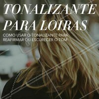 O tonalizante é um produto sem amônia capaz de intensificar o tom natural dos fios ou de escurecer as madeixas. Por isso, muitas divas que querem ficar loiras apostam na coloração permanente, já que o tonalizante não tem poder de clareamento. No entanto, dá sim para usar o produtos nos fios claríssimos, basta usá-lo do jeito certo.
A exposição aos raios solares e a outras agressões do dia a dia podem deixar os cabelos loiros mais desbotados e com um aspecto amarelado. O tratamento, feito com tonalizante e creme de hidratação, dá uma boa renovada no tom e na textura dos fios, prolongando o tempo de retoque.
No entanto, nem todas curtem essa tonalidade, preferindo uma nuance mais acinzentada e fria. A boa notícia é que dá para matizar os fios mais claros com o tonalizante. A dica é apostar em tons que tenham reflexos arroxeados ou acinzentados (de acordo com as regras de colorimetria), para neutralizar o amarelamento.
Se você está doida para mudar o visual e virar a nova morena do pedaço, o tonalizante é a melhor opção. Isso porque, com os fios descoloridos, escurecê-los fica mais fácil e rápido com o produto. No entanto, muita calma nessa hora! Não é porque dá para mudar o tom dos fios que você pode sair do loiro para o preto em um piscar de olhos. A dica é ir escurecendo aos poucos, de um a dois tons, para evitar manchas e surpresas na transformação. #tonalizante #ahazou #ahazoucabelofeminino #loiro