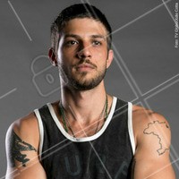 O ator Chay Suede está bombando na novela Segundo Sol, da Rede Globo. O corte curtinho e a barba rala fica bom nos homens jovens e despojados. #cabelomasculino #ahazou #corte #novela