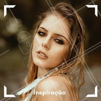 Côncavo marcado com tons dourados e contorno dos olhos com lápis preto combinam com todas mulheres. O batom cor de boca completa o visual clássico. #make #ahazou #tendencia