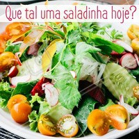 Aproveite o calor para se alimentar de forma leve e saudável. #alimentacao #ahazou #saudavel #salada