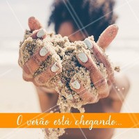 O verão está chegando e nada melhor do que estar com as unhas feitas para disfrutar de uma bela praia. #unhas #manicure #ahazou #praia #verão