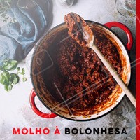 O molho à bolonhesa é uma opção maravilhosa para acompanhar uma massa fresca, e um belo vinho. Vocês gostam? #molho #macarrão #ahazoutaste #ahazou #massa #vinho