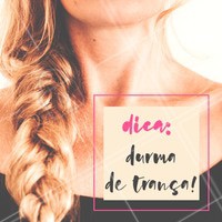 Dormir de trança ajuda a evitar o atrito dos fios no travesseiro, o que pode causar quebra. Mas cuidado: a trança deve ser frouxa para não puxar os fios e não marcar. #trança #ahazou #cabelo #cuidadoscomocabelo