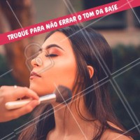 Esqueça o truque de experimentar os diferentes tons de base nas costas da mão. O ideal é aplicar um pouco do produto na linha do maxilar, já que é imprescindível que a cor case tanto com a pele do rosto quando com a do pescoço. 😉 #dicasmaquiagem #ahazoumake #dicasbeleza