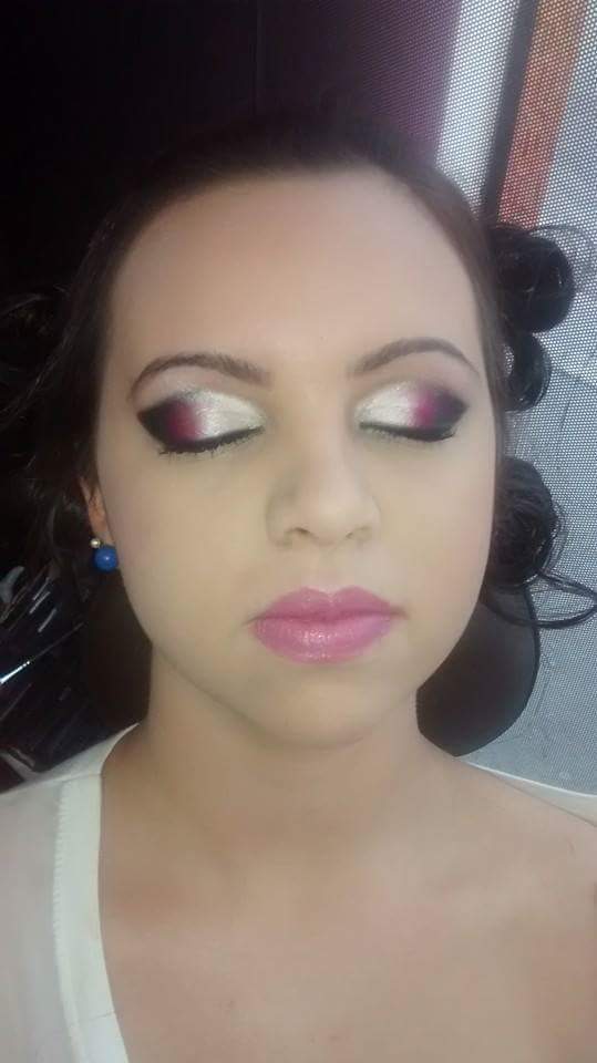 Makes e penteados Maquiagem  cabelo  cabeleireiro(a)