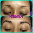 Designer de sobrancelha Removi os pelos em excesso , aplicação de HENNA para a correção 