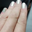 Champagne na direitaApós cutilar,passei duas demãos do esmalte champagne, da Anita. extra brilho,finaliza este trabalho.