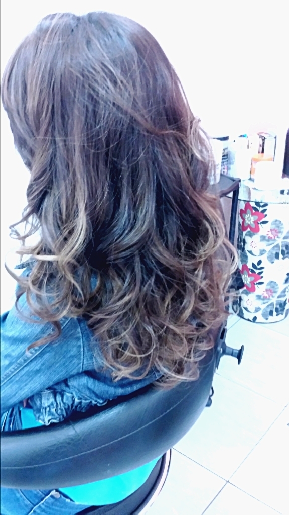 sombré tonalidade 7.713 ombré hair, cachos, casamento, festa  cabeleireiro(a)