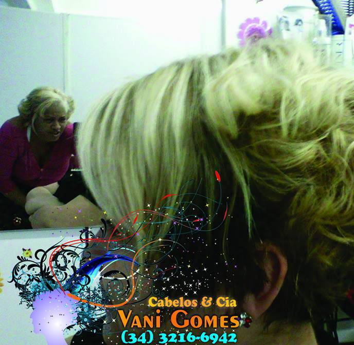 maquiagem e penteado e corte e cor, e luzes....,  cabeleireiro(a) stylist maquiador(a) massagista visagista