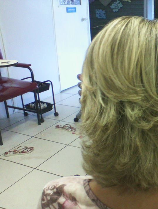 maquiagem e penteado e corte e cor, e luzes....,  cabeleireiro(a) stylist maquiador(a) massagista visagista