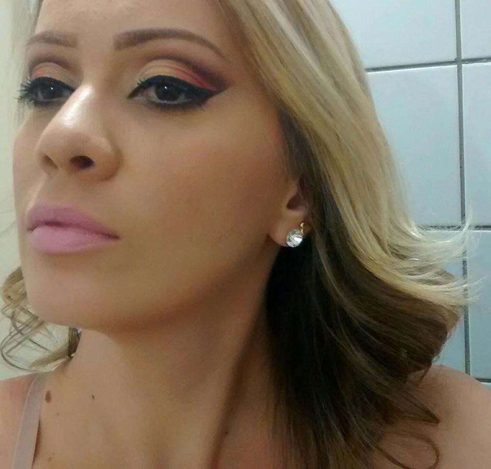 Maquiagem romântica😍 Técnica:CUT CREASE, côncavo marcado! cute crease, festa, balada, formatura, casamento maquiagem  maquiador(a)