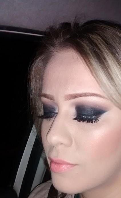 Make sombra preta Técnica:Smokey eyes! maquiador(a)