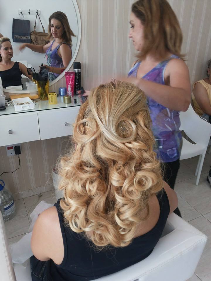 Penteado  madrinha, cachos, cacheado, noiva, debutante, casamento cabelo  cabeleireiro(a)