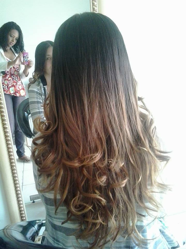 californianas na cor mel ,fiz no papel da forma mais comum embaraçando os fios pois a cliente quis algo mais marcado pra chamar atenção...