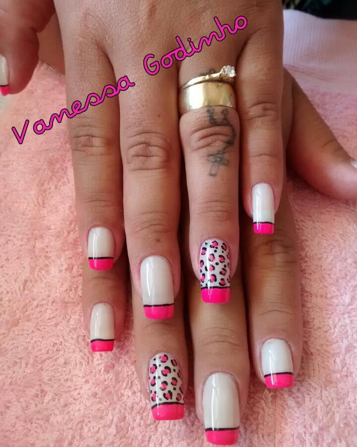 unhas  manicure e pedicure designer de sobrancelhas maquiador(a) consultor(a)