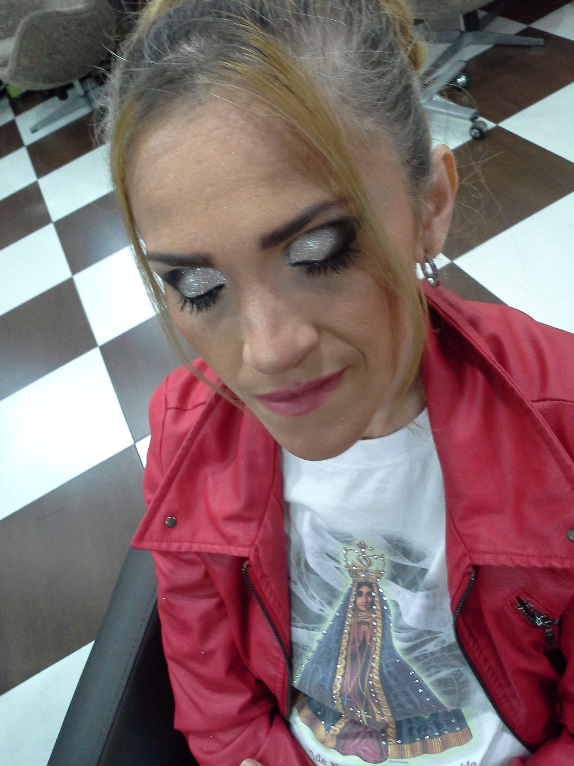 Maquiagem  cabeleireiro(a) maquiador(a)