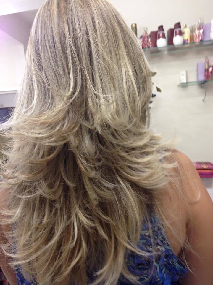 Corte repicado corte, repicado cabelo  cabeleireiro(a) maquiador(a)