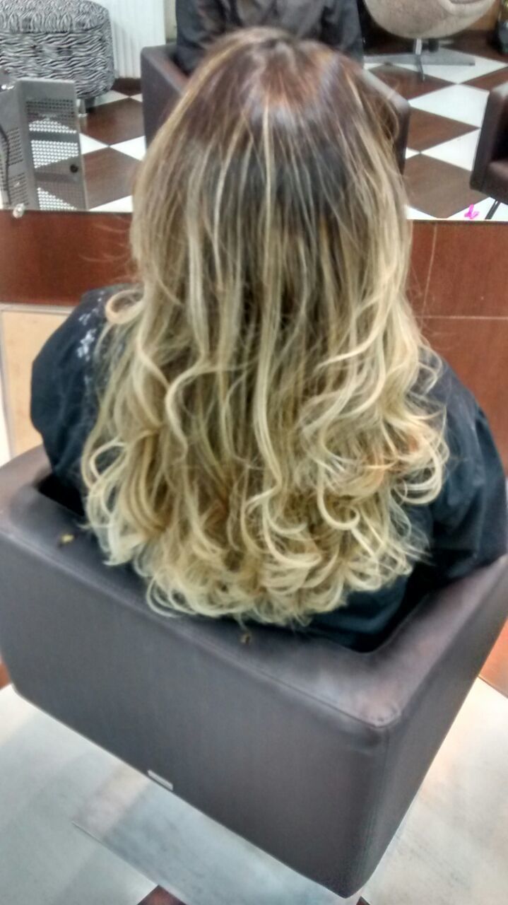 cabelo  cabeleireiro(a) maquiador(a)