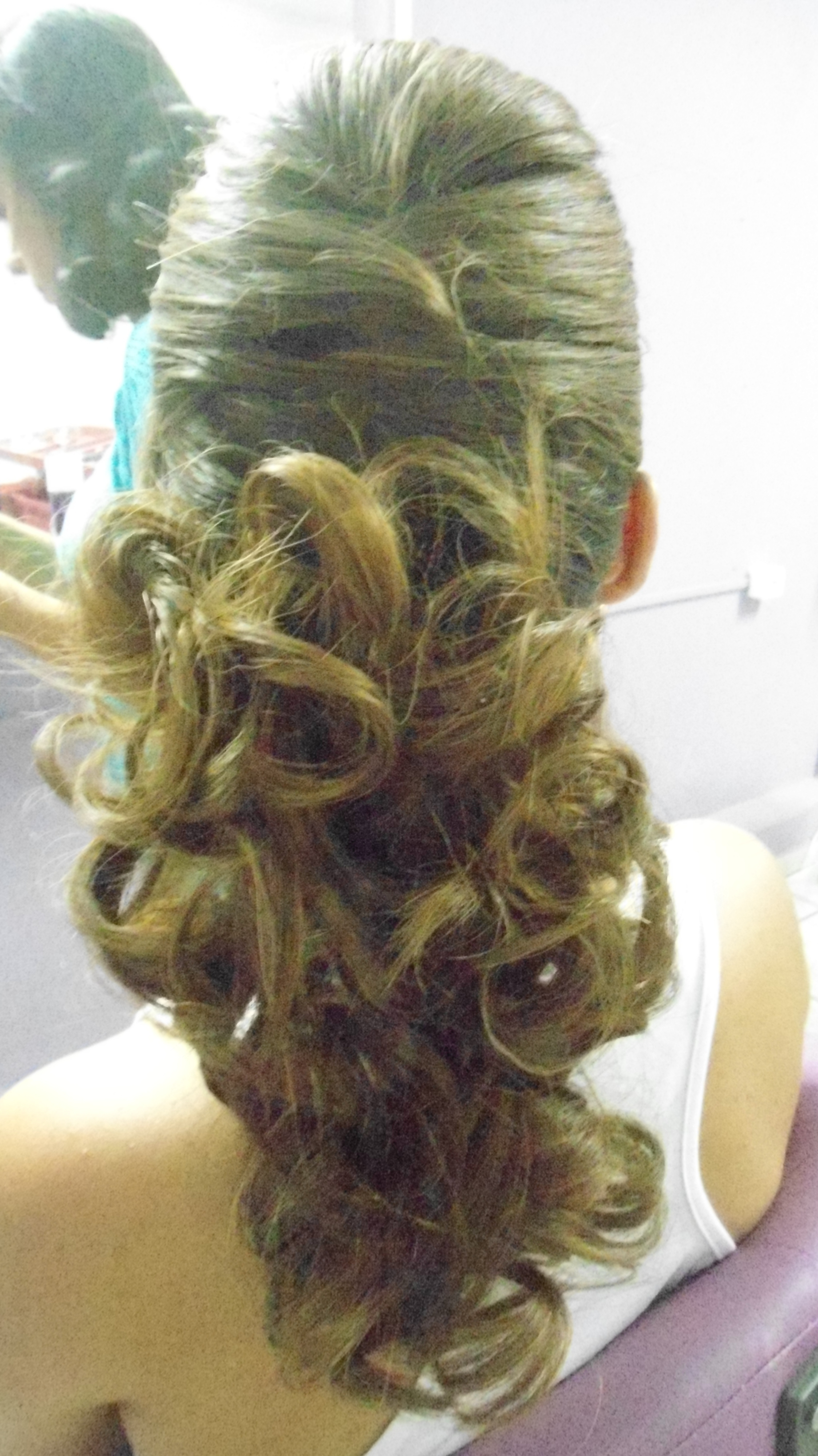 esteticista maquiador(a) cabeleireiro(a) designer de sobrancelhas manicure e pedicure depilador(a)