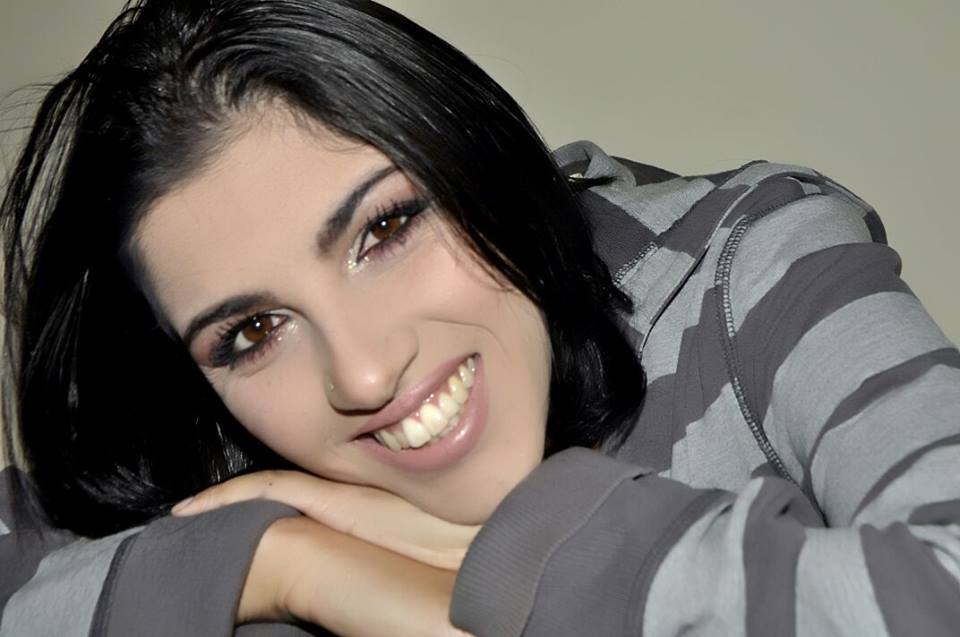manicure e pedicure maquiador(a) consultor(a)