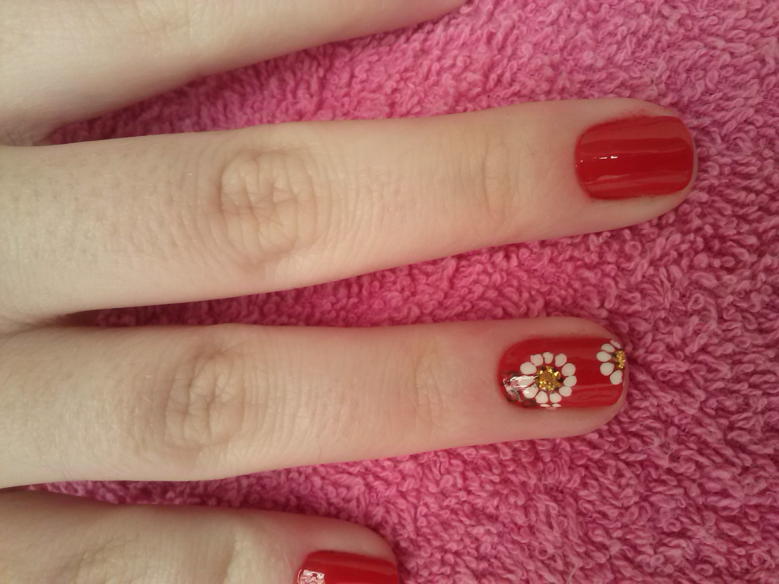 Unha vermelha com decoração
#nails
#red manicure e pedicure depilador(a)