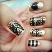 Nail Art (unhas decoradas).
Dourado com étnico e diamante. Feito á mão.