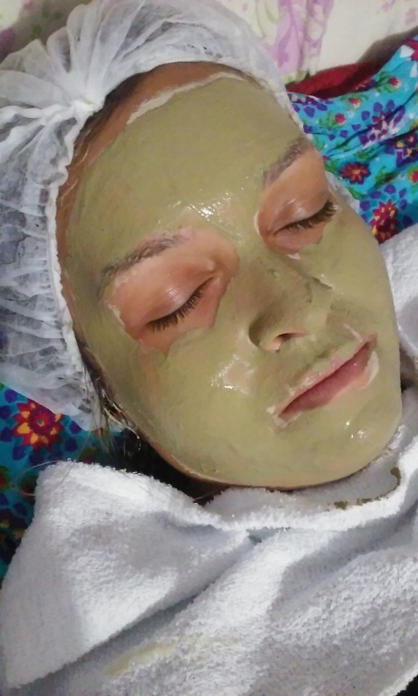 Limpeza de pele Detox maquiador(a) designer de sobrancelhas esteticista