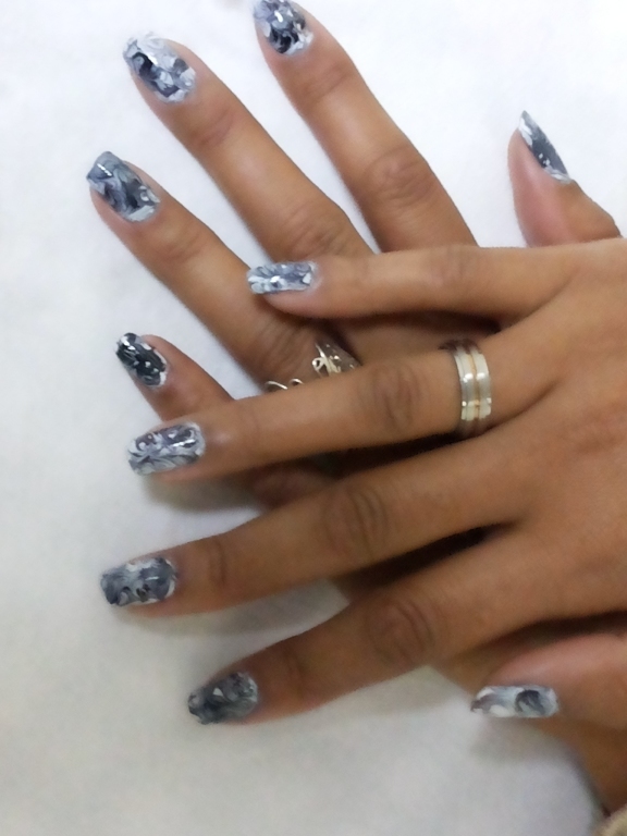 manicure e pedicure designer de sobrancelhas