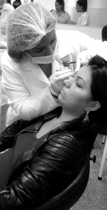 esteticista designer de sobrancelhas massoterapeuta micropigmentador(a) cosmetólogo(a)