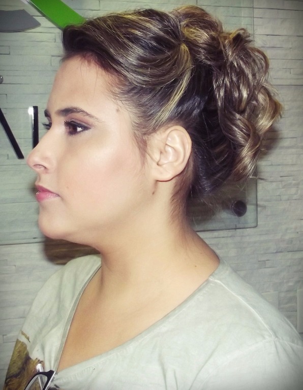 Penteado Formatura!! #penteado #formanda #penteadosemipreso #coque #fashion #diva cabeleireiro(a) designer de sobrancelhas