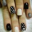 Unhas decoradas manualmente 