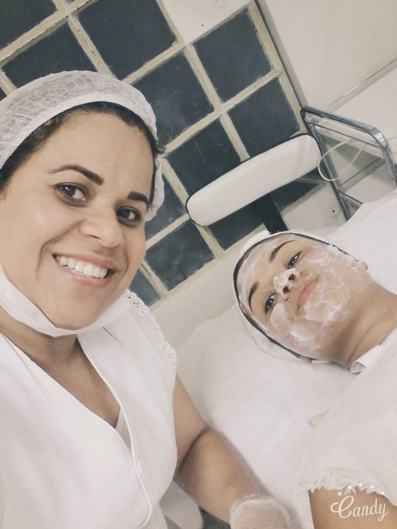 esteticista designer de sobrancelhas depilador(a)