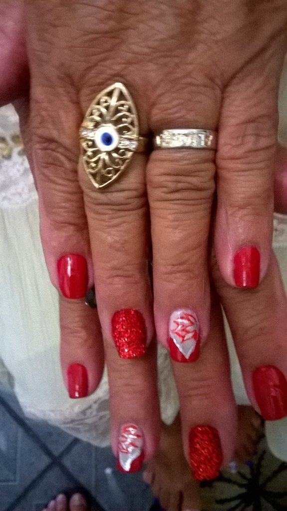 manicure e pedicure auxiliar cabeleireiro(a) estudante (cabeleireiro) estudante (maquiador)
