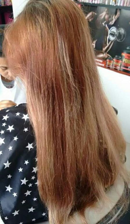 Cabelo desbotado, sem vida, ressecado cabelo cabeleireiro(a) manicure e pedicure designer de sobrancelhas