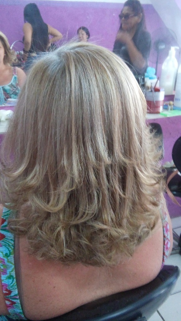 Depois: luzes inversas cabeleireiro(a) maquiador(a) manicure e pedicure depilador(a) enfermeiro(a)