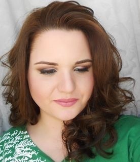 Escova modelada  e finalizada com bobes. Opção ideal para quem não curte penteado . By Patrícia Caseiro  cabeleireiro(a)